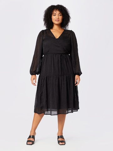 Rochie 'KROSA' de la Vero Moda Curve pe negru