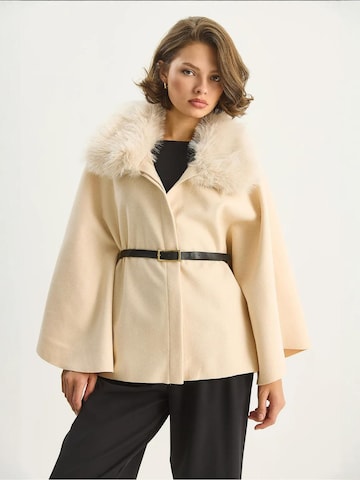 Bianco Lucci Between-seasons coat in Beige