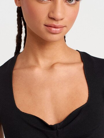 Dilvin Top in Black