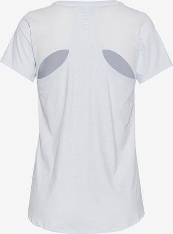 T-shirt fonctionnel 'Iso Chill 200' UNDER ARMOUR en blanc