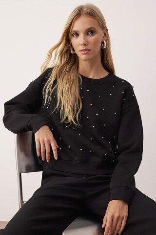 Sweat-shirt Trendyol en noir : devant
