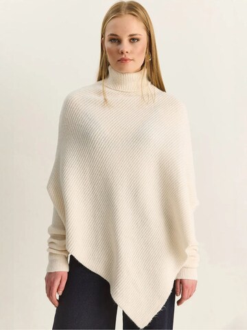 Pullover di Bianco Lucci in bianco: frontale