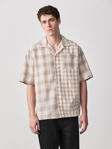 brūns Next Komforta piegriezums Krekls: no priekšpuses