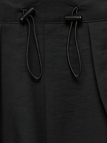 MANGO Normální Kalhoty se sklady v pase 'Perseo' – černá