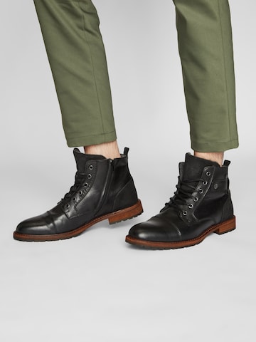 BULLBOXER - Botas con cordones en negro: frente