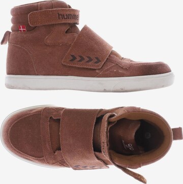 Hummel Sneakers & Trainers in 39 in Brown: front