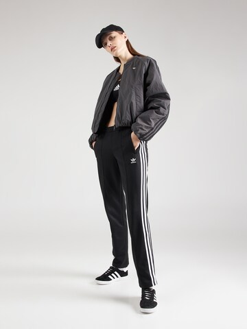 ADIDAS ORIGINALS - Chaqueta de entretiempo en gris