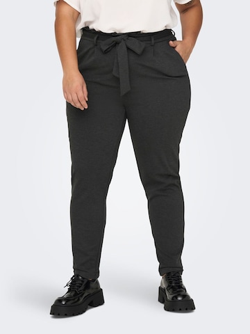 Effilé Pantalon ONLY Carmakoma en gris : devant