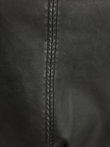 Bershka Kurtka przejściowa w kolorze czarny
