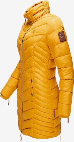 NAVAHOO Płaszcz zimowy 'Nimalaa' w kolorze żółty