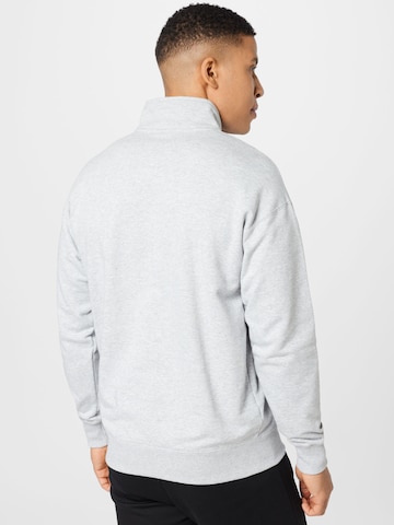 PUMA Sweatshirt in Grey