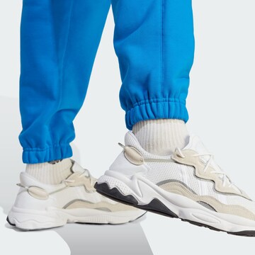 ADIDAS ORIGINALS Tapered Broek 'Premium Essentials' in Blauw