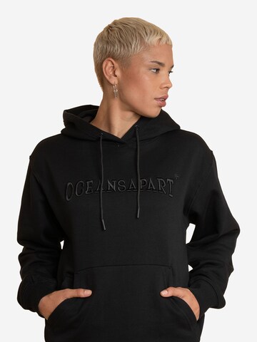 OCEANSAPART Sweatshirt 'Charly' in Zwart: voorkant