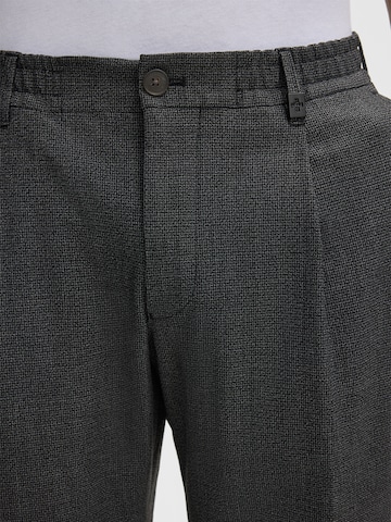 Coupe slim Pantalon à plis 'Lui' STRELLSON en gris