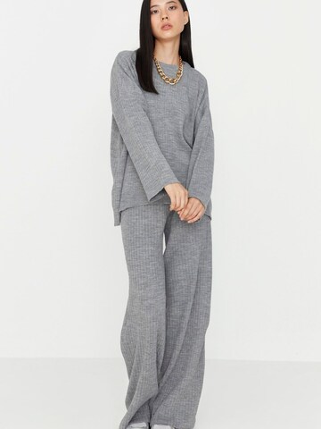 Trendyol - Traje para estar en casa en gris