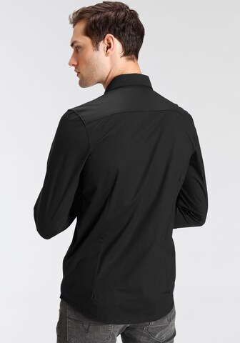 OLYMP Slim Fit Hemd in Schwarz