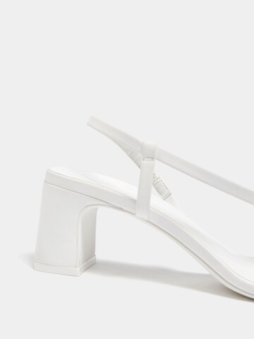 Pull&Bear Sandal in White