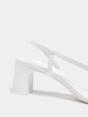 Sandalo di Pull&Bear in bianco