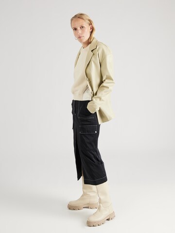 3.1 Phillip Lim Collegepaita värissä beige