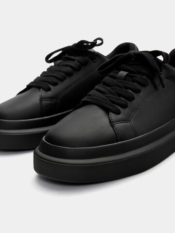 Pull&Bear Platform trainers in Black