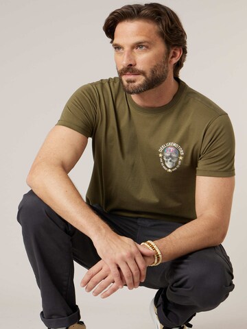 T-Shirt 'DEKARI' Deeluxe en vert : devant