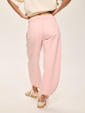 Kamila Šikl Свободный крой Джинсы в Ярко-розовый