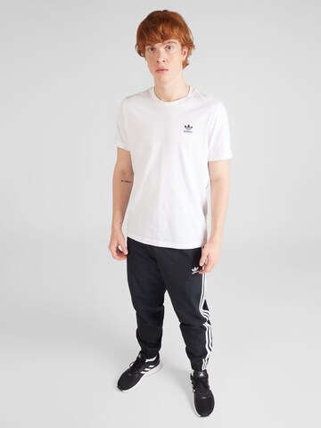 ADIDAS ORIGINALS Zwężany krój Spodnie w kolorze czarny