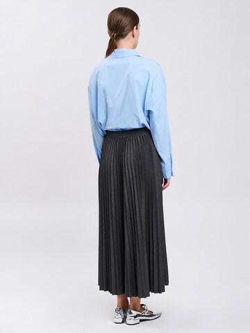 Influencer Skirt in Grey
