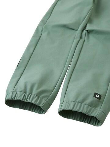 Regular Pantalon fonctionnel Reima en vert