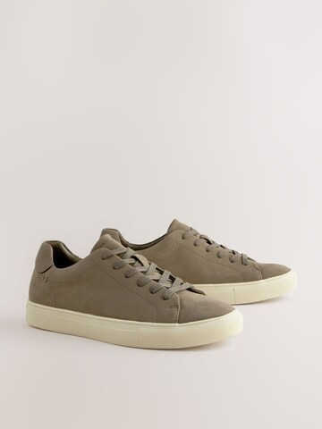 Sneaker bassa di Next in grigio