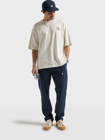 balts Trendsplant T-Krekls ' HIKERS '