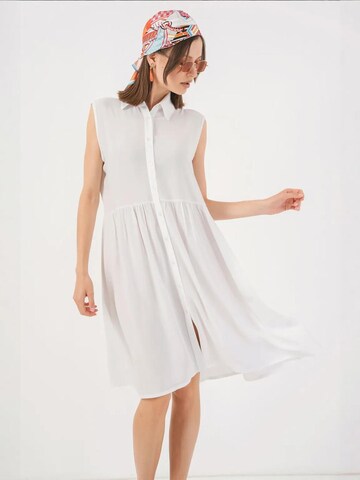 Abito camicia di Bigdart in bianco