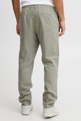 !Solid Regular Chino Pants in Green