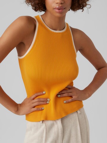 Top in maglia 'Saunter' di VERO MODA in giallo