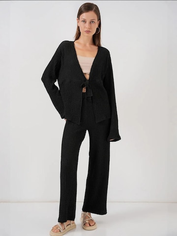 Completo pantalone di Bigdart in nero: frontale