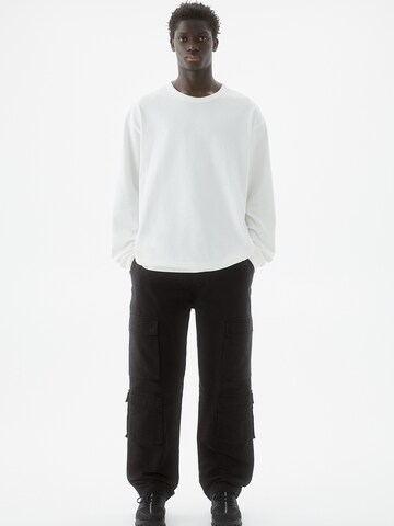 Pull&Bear Regular Cargo trousers in Black