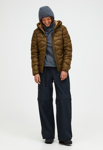 PEAK PERFORMANCE Between-Season Jacket in Green: front