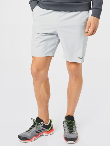 OAKLEY Regular Workout Pants in Grey: front