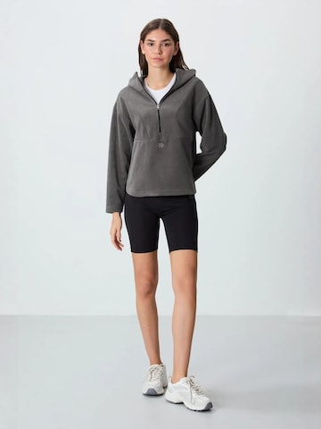 Tommy Life Fleece Jacket in Grey