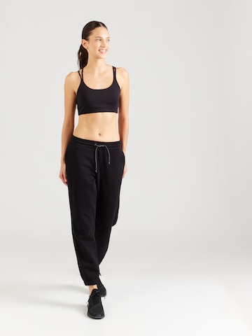 4F Tapered Workout Pants in Black