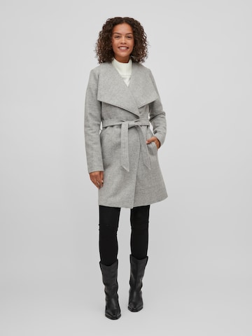 VILA Between-Seasons Coat 'Director Lus' in Grey: front