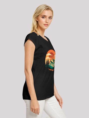 F4NT4STIC T-Shirt 'Sonnenuntergang Berglandschaft' in Schwarz