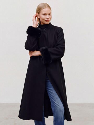 VERO MODA Winter coat in Black: front