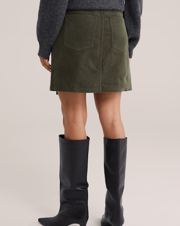 Fustă de la WE Fashion pe verde