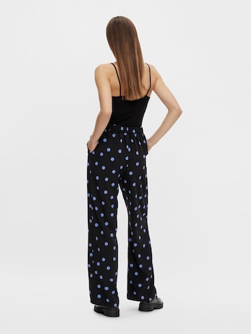 PIECES Regular Pants 'Gurla' in Black