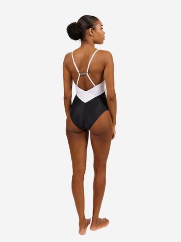 Horizon Athletic - Triangular Fato de banho desportivo 'Timor One Piece Luna' em preto