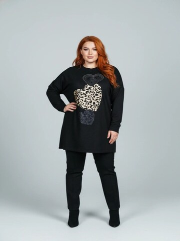 Shape Of You Sweatshirt in Black