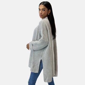 Pullover di Elara in grigio