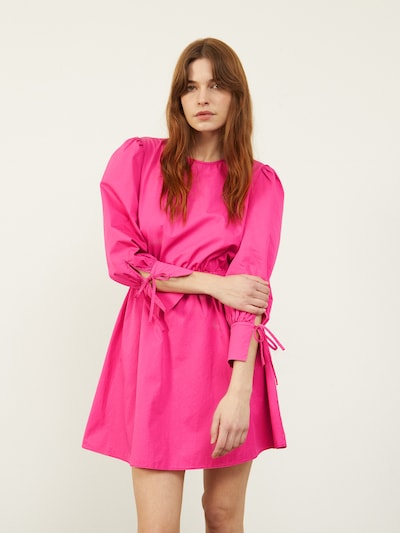 Rochie 'Carly' Aligne pe roz, Vizualizare model