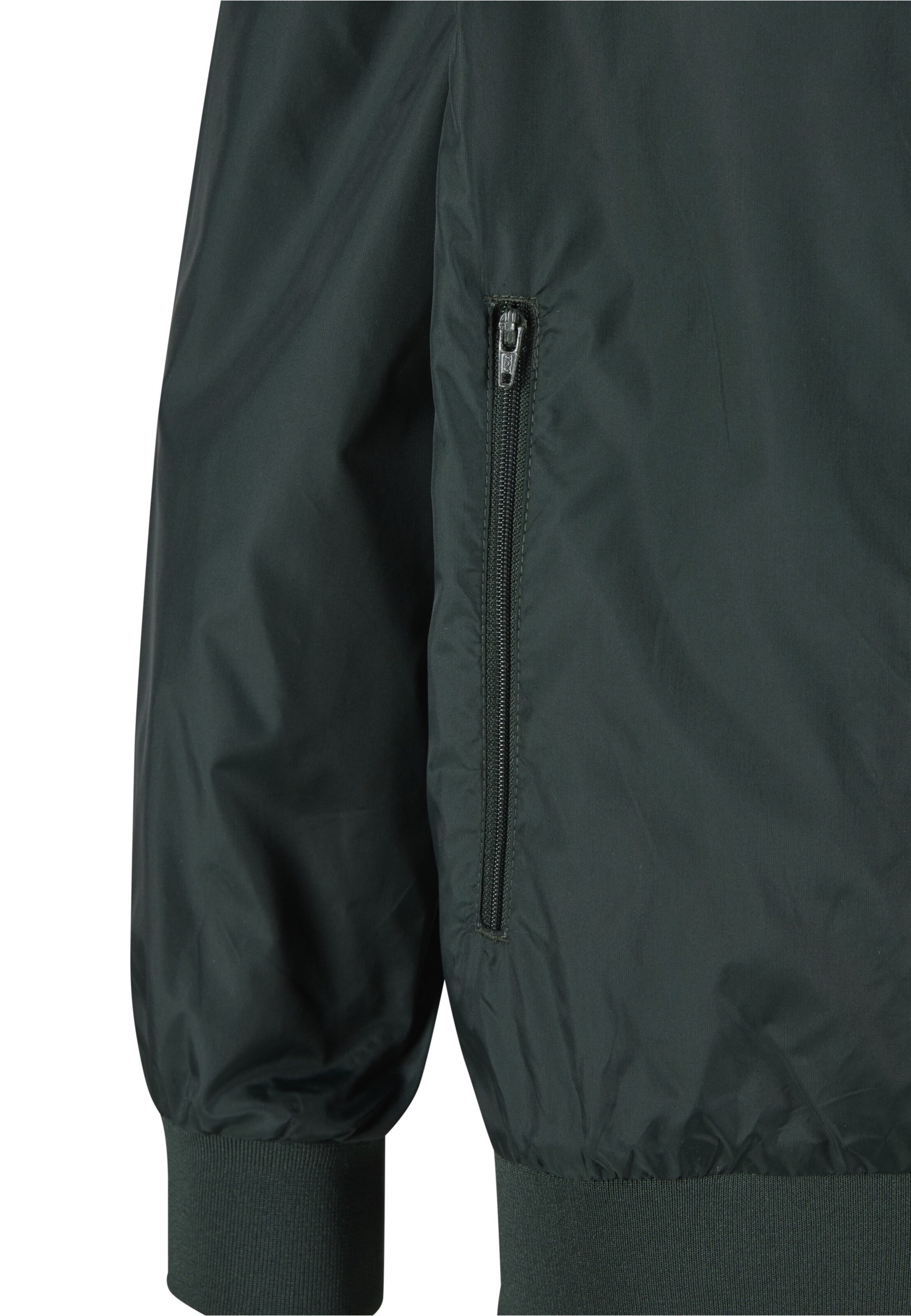 Urban Classics Tussenjas in Groen